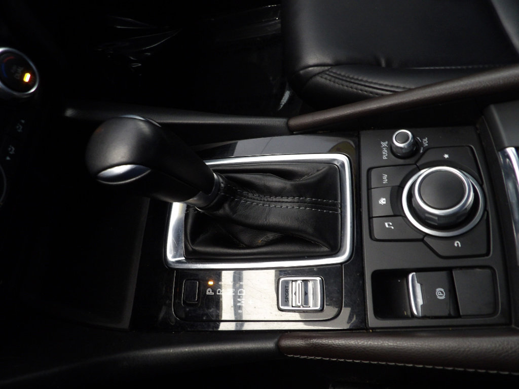 Used 2018 MAZDA MAZDA3 Touring FWD image 31