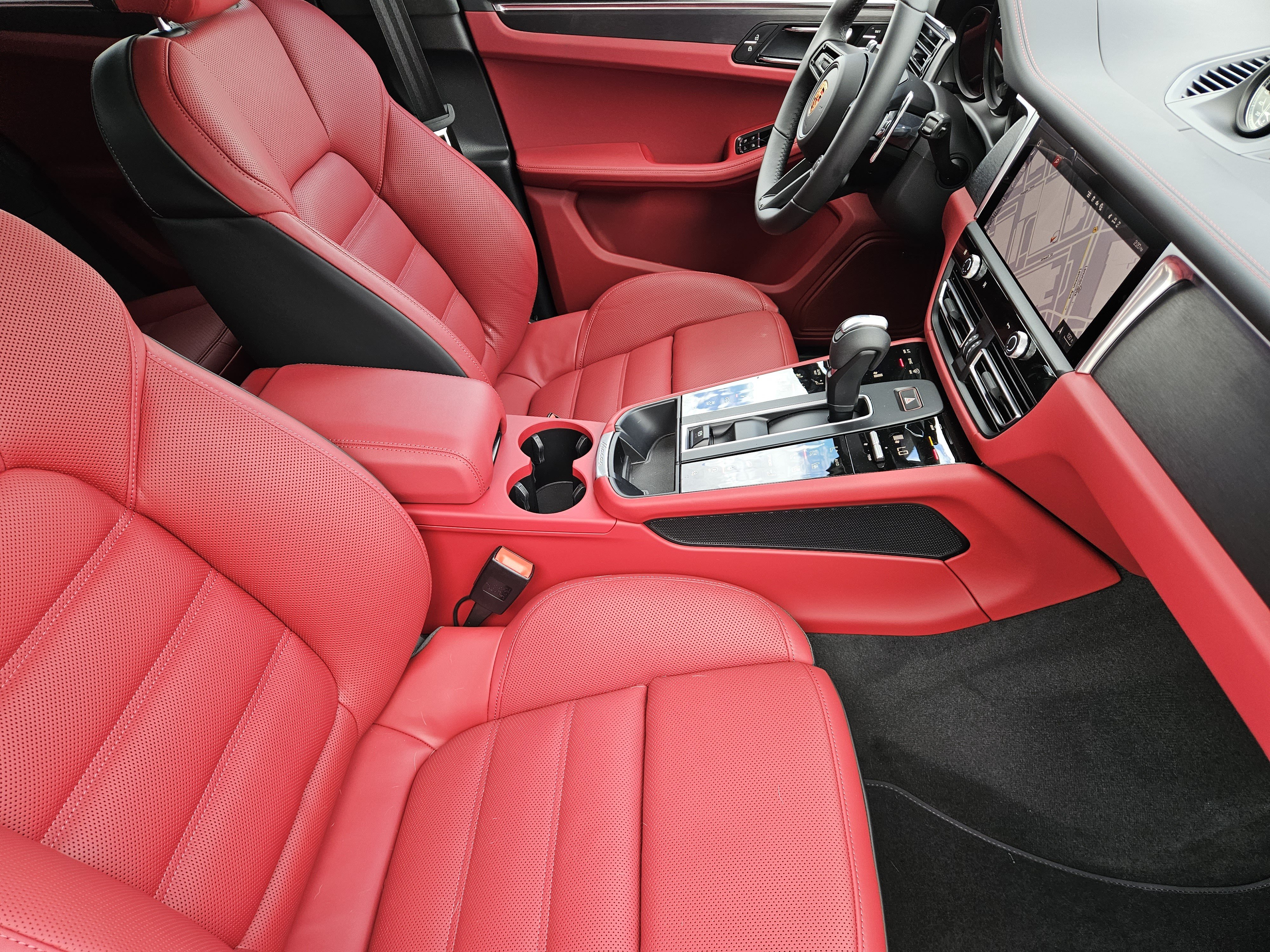 Certified 2026 Porsche Macan GTS AWD/4WD image 15