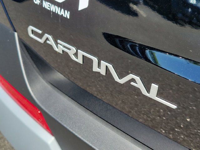 New 2026 Kia Carnival EX FWD image 8