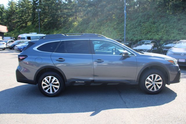 Used 2022 Subaru Outback Premium image 2