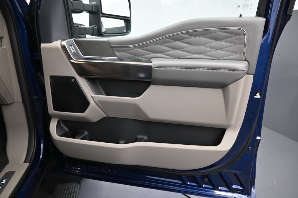 New 2027 Ford F450 Platinum w/ Platinum Plus Package AWD/4WD image 12