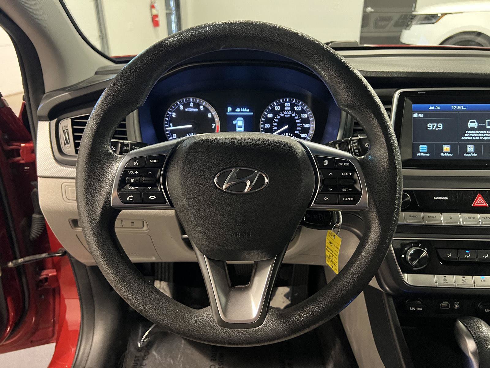 Used 2018 Hyundai Sonata SE FWD image 13