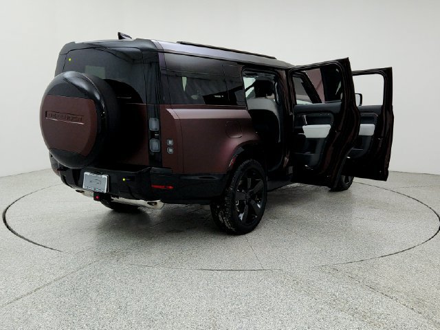 New 2026 Land Rover Defender 130 X-Dynamic SE AWD/4WD image 11