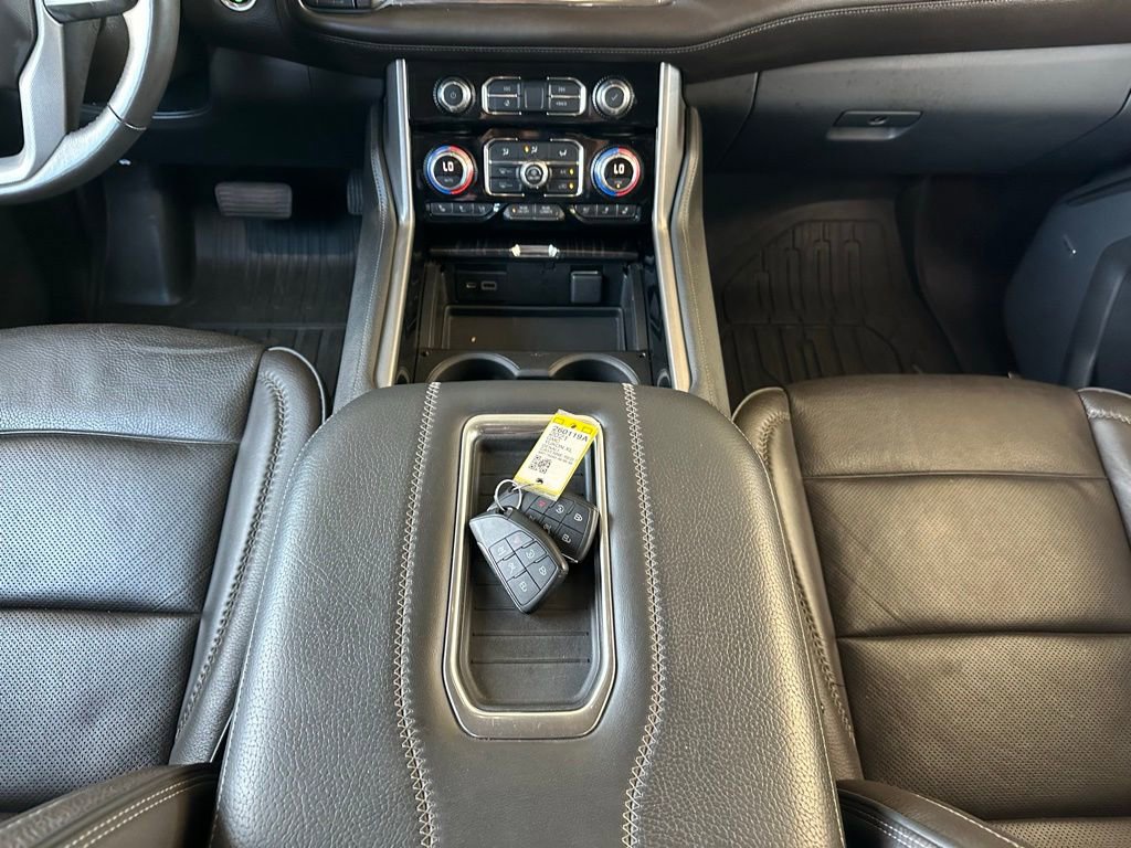 Used 2021 GMC Yukon XL Denali w/ Denali Premium Package image 22