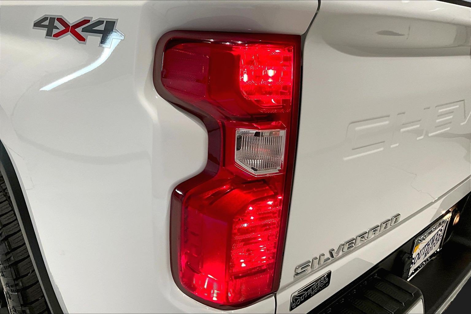 Used 2022 Chevrolet Silverado 2500 LT w/ Fleet Comfort Package AWD/4WD image 25