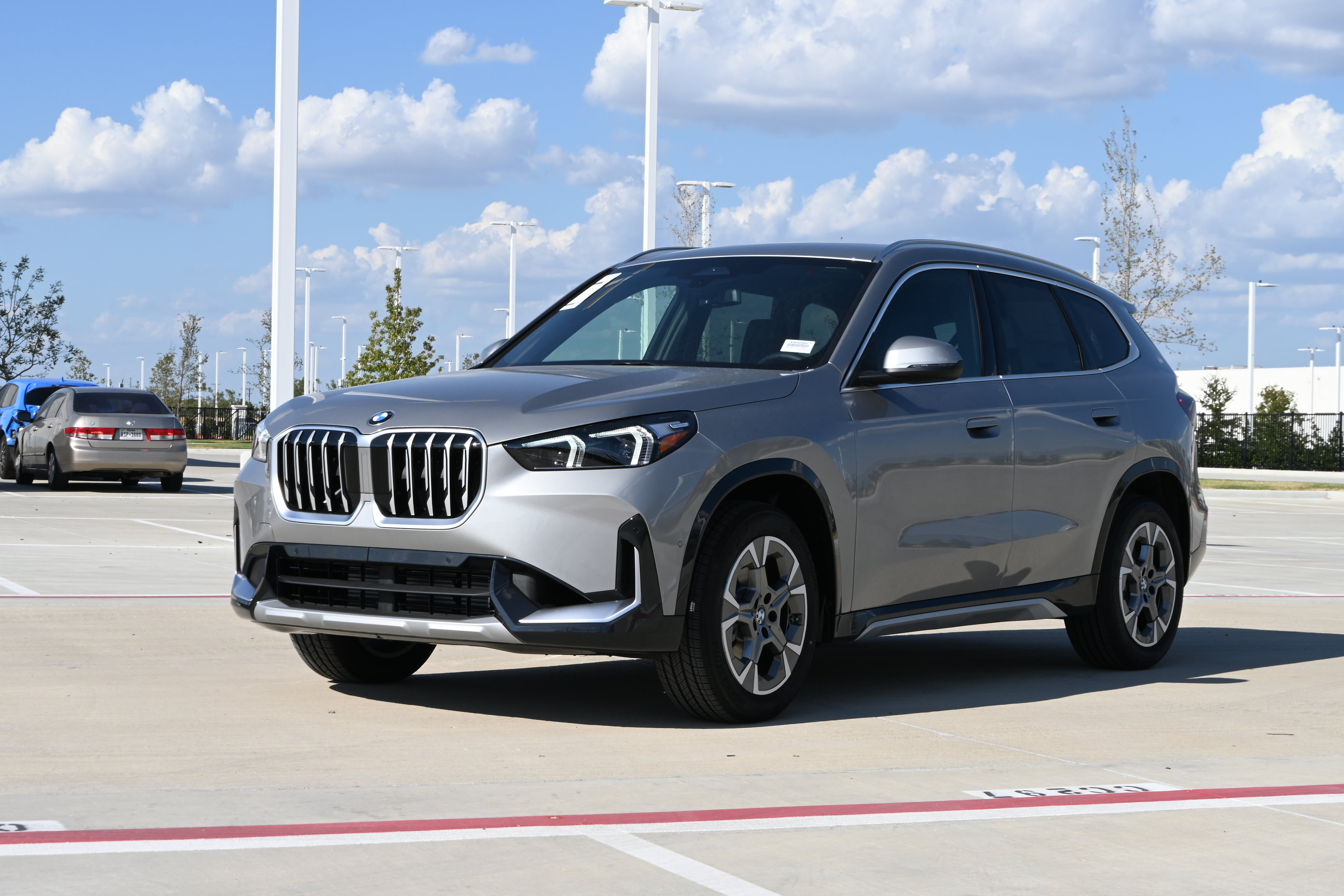 New 2027 BMW X1 xDrive28i AWD/4WD image 3