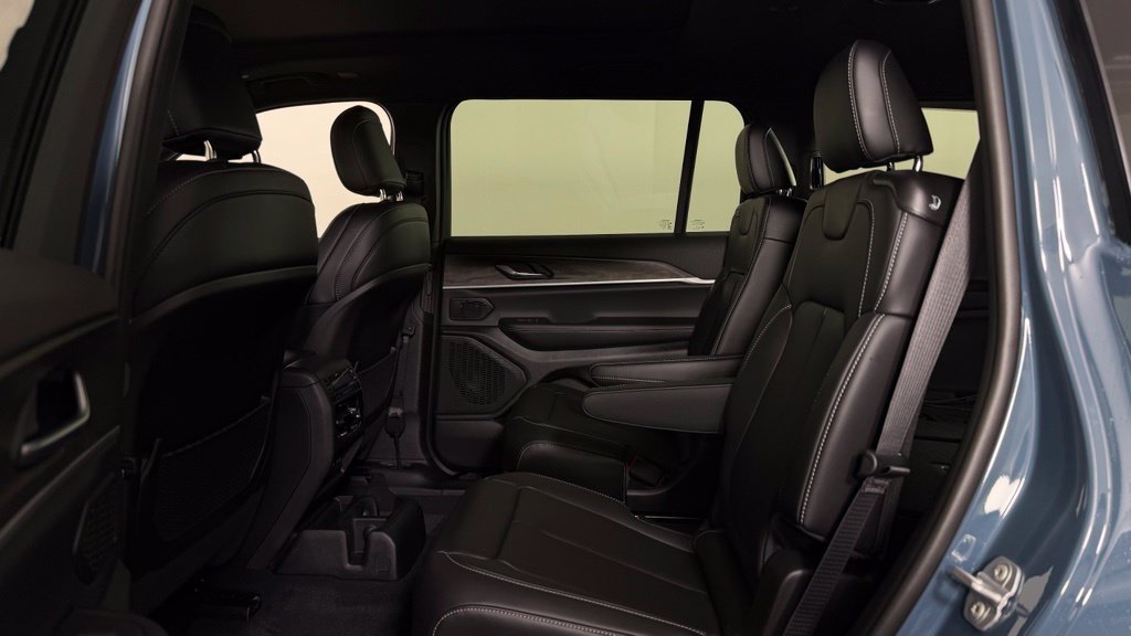 New 2027 Jeep Grand Cherokee L Limited AWD/4WD image 26