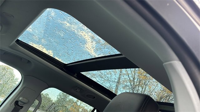 Used 2024 Ford Explorer XLT w/ Equipment Group 202A image 9