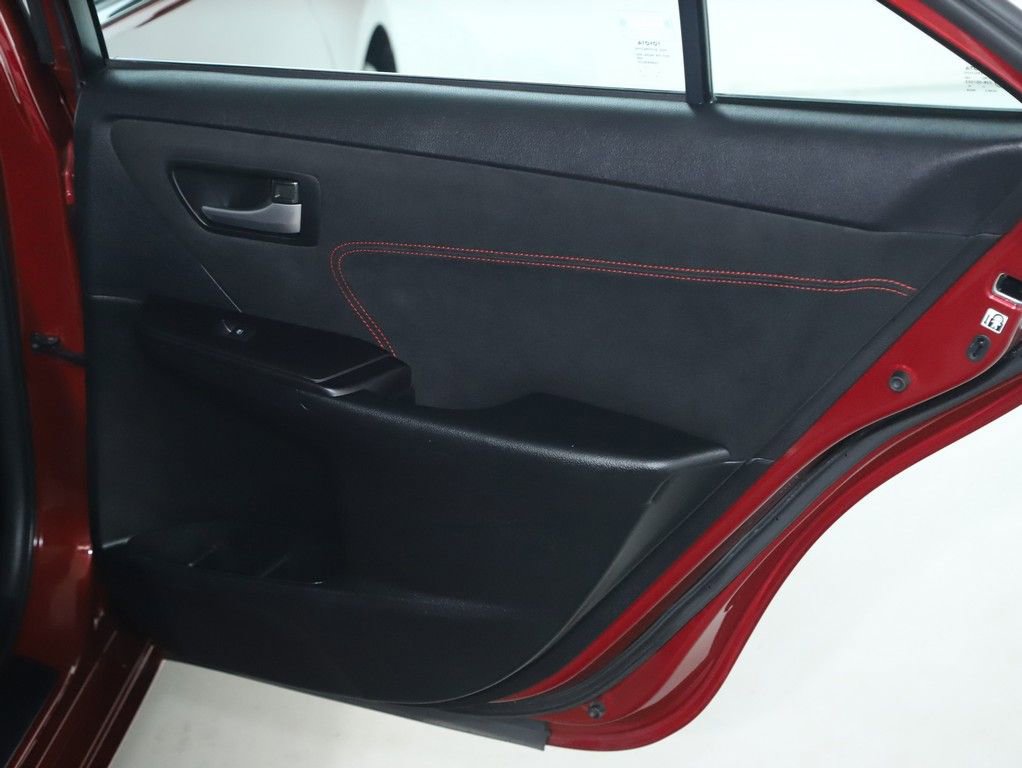 Used 2015 Toyota Camry XSE image 31