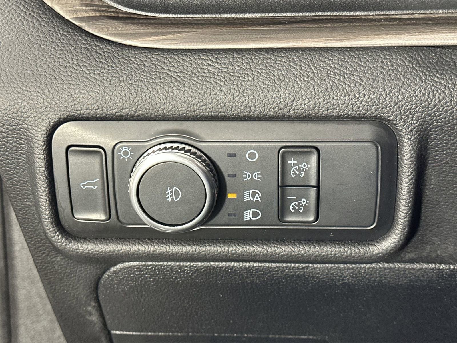 Used 2022 Ford Explorer Limited w/ Equipment Group 301A image 26