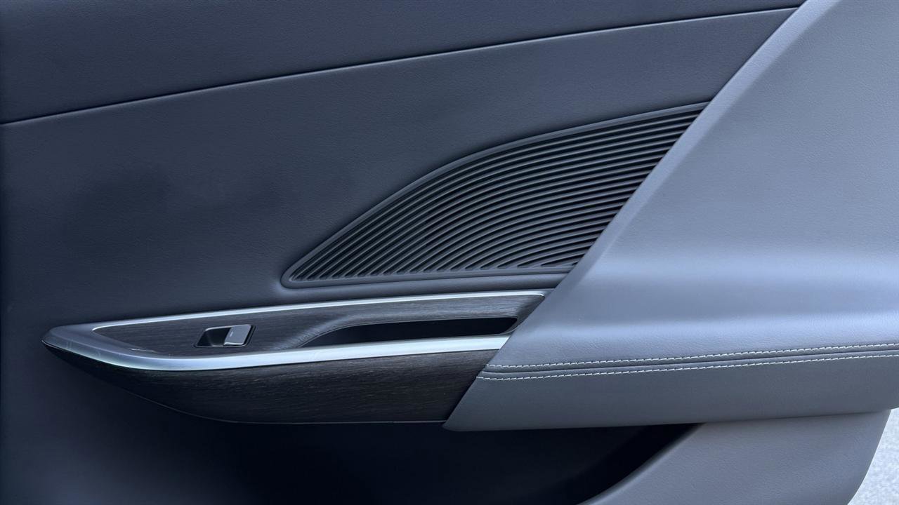 Used 2024 Lucid Air Touring image 34