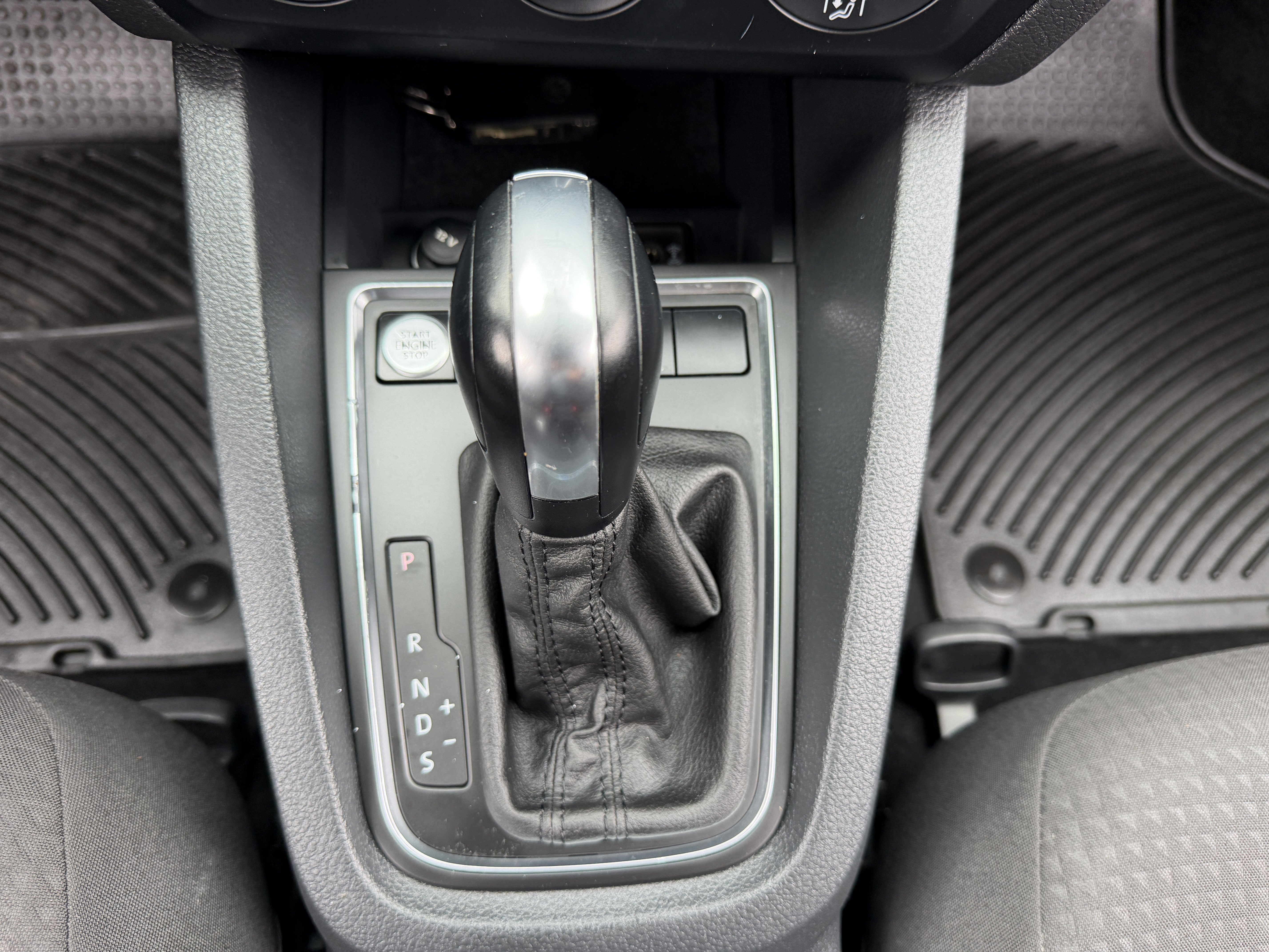 Used 2016 Volkswagen Jetta SE FWD image 29