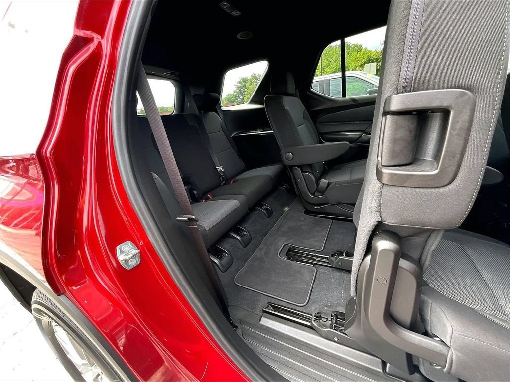 Used 2023 Chevrolet Traverse LT AWD/4WD image 16
