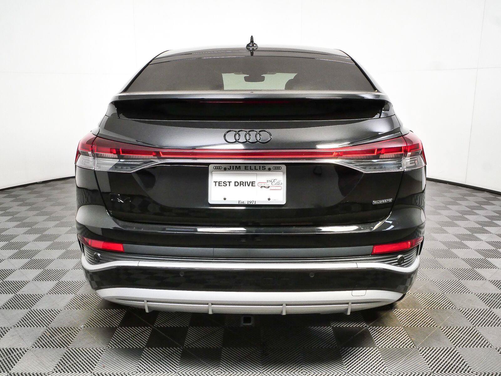Used 2023 Audi Q4 e-tron Premium Plus w/ Premium Plus AWD/4WD image 33