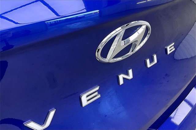 Used 2024 Hyundai Venue SEL image 32