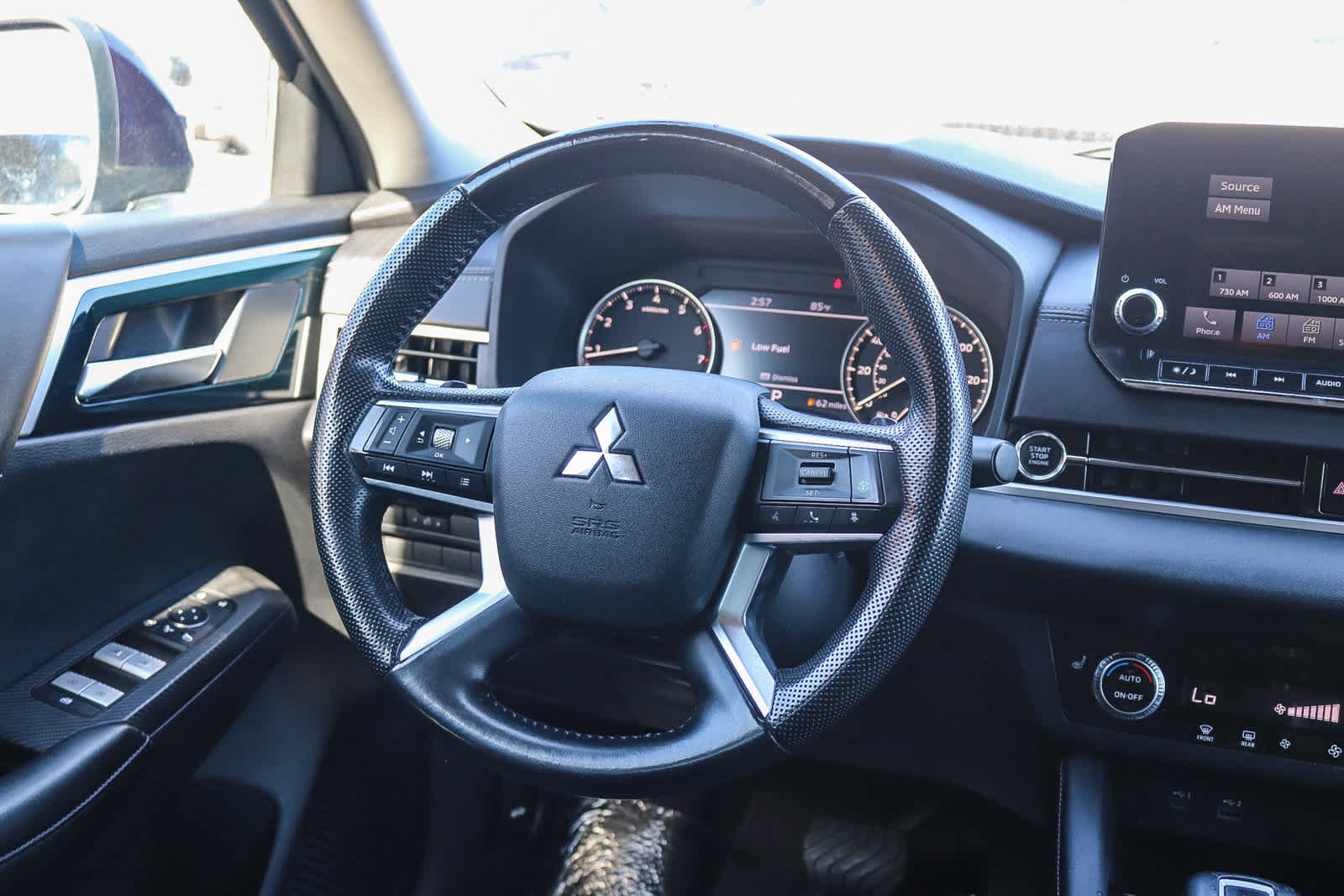 Used 2023 Mitsubishi Outlander SE AWD/4WD image 15
