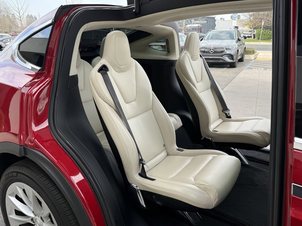 Used 2019 Tesla Model X 100D image 25