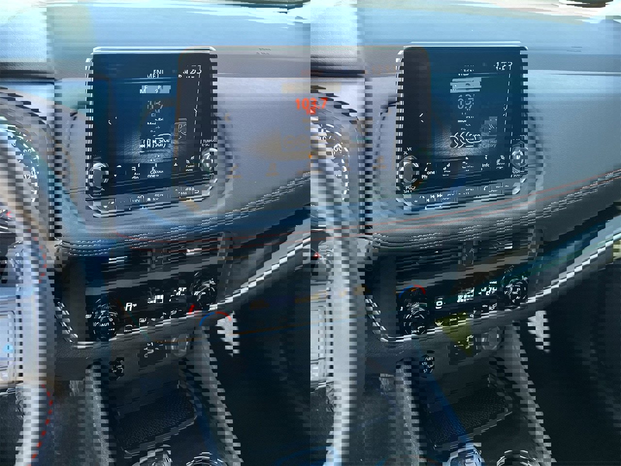 Certified 2025 Nissan Rogue SV image 16