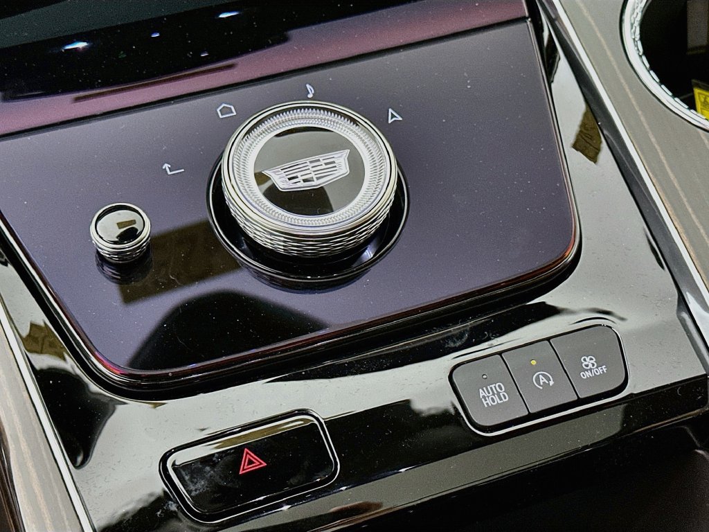 New 2026 Cadillac Escalade Luxury w/ LPO, Radiant Package AWD/4WD image 22