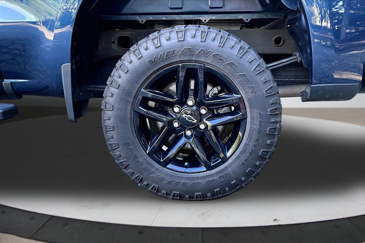 Used 2019 Chevrolet Silverado 1500 Custom Trail Boss w/ Custom Convenience Package AWD/4WD image 32