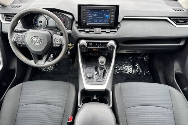 Used 2022 Toyota RAV4 LE AWD/4WD image 15