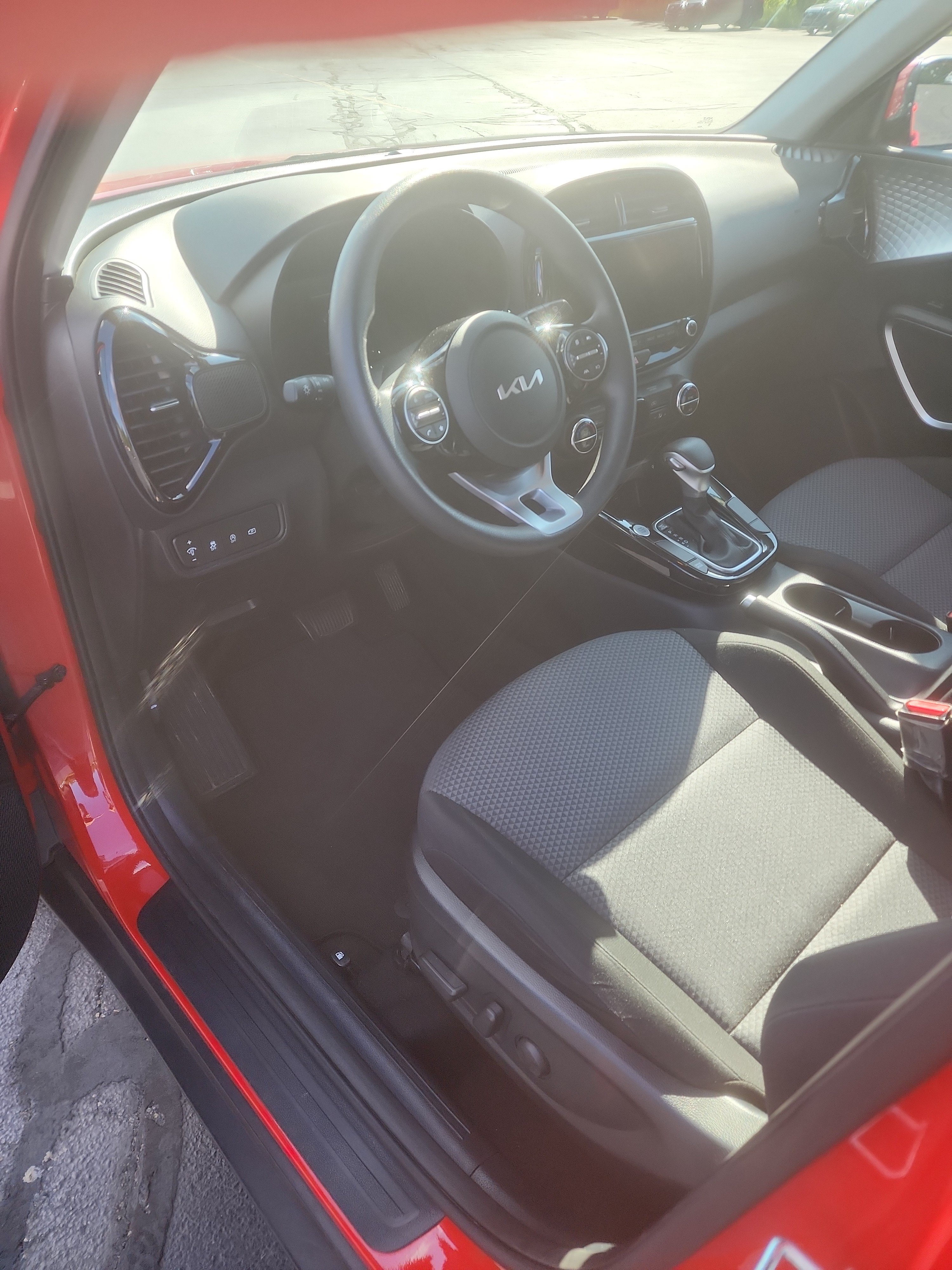Used 2023 Kia Soul S FWD image 7