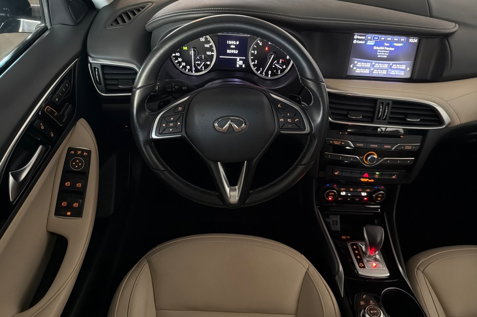 Used 2018 INFINITI QX30 AWD w/ Cargo Package image 13