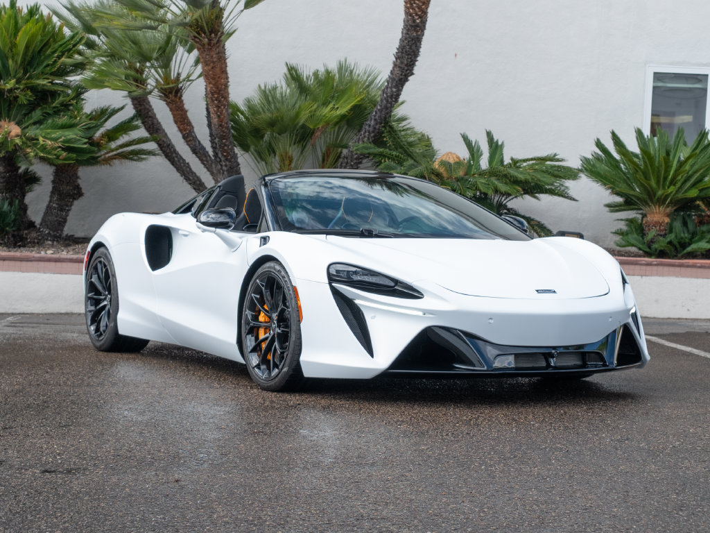Used 2025 McLaren Artura Spider RWD image 29