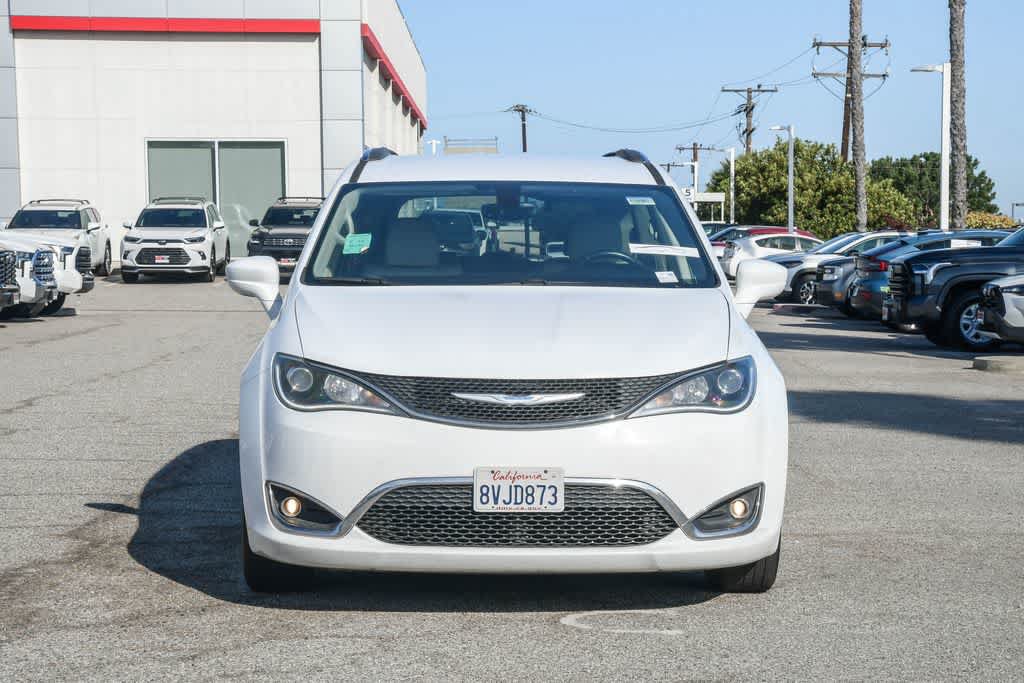 Used 2018 Chrysler Pacifica Touring-L Plus FWD image 2