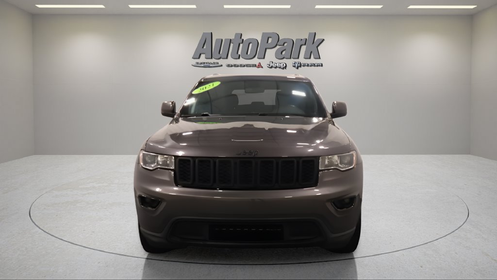 Certified 2021 Jeep Grand Cherokee Laredo AWD/4WD image 2