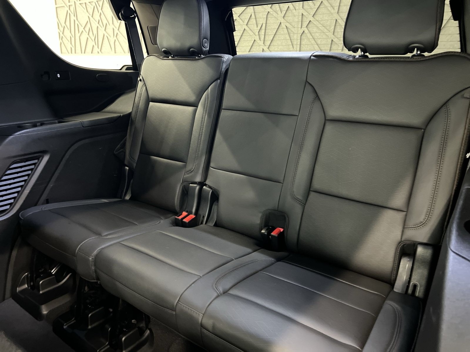 Used 2023 Chevrolet Tahoe High Country w/ LPO, Illumination Package AWD/4WD image 23