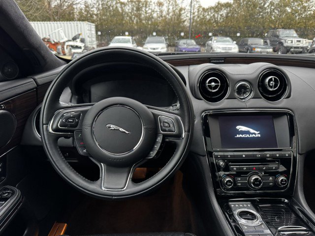 Used 2017 Jaguar XJ L Portfolio image 28
