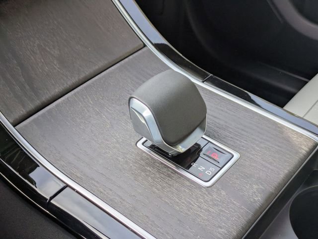 New 2026 Land Rover Range Rover Velar Dynamic SE image 9