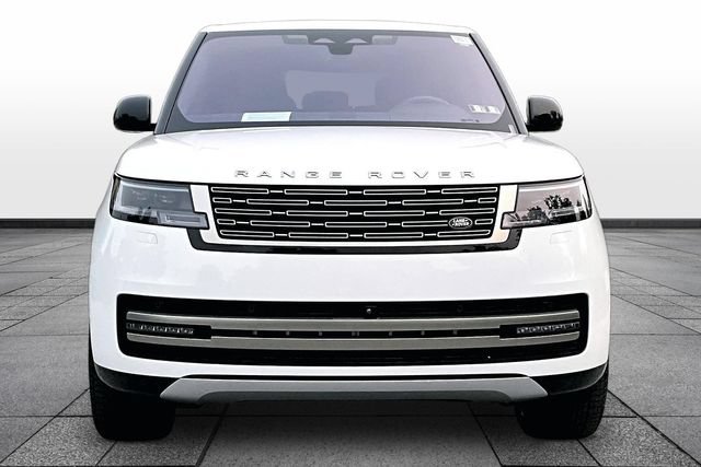 Used 2023 Land Rover Range Rover SE AWD/4WD image 2