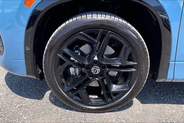 Used 2025 Volkswagen Tiguan SE R-Line AWD/4WD image 9