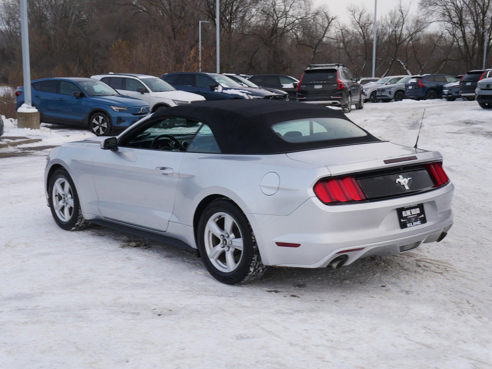 Used 2016 Ford Mustang Convertible image 5