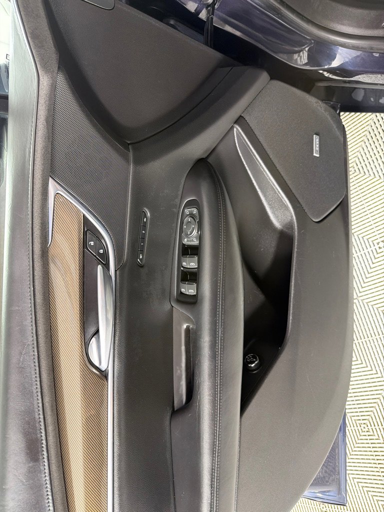 Used 2018 Cadillac XT5 Platinum w/ Driver Assist Package AWD/4WD image 11