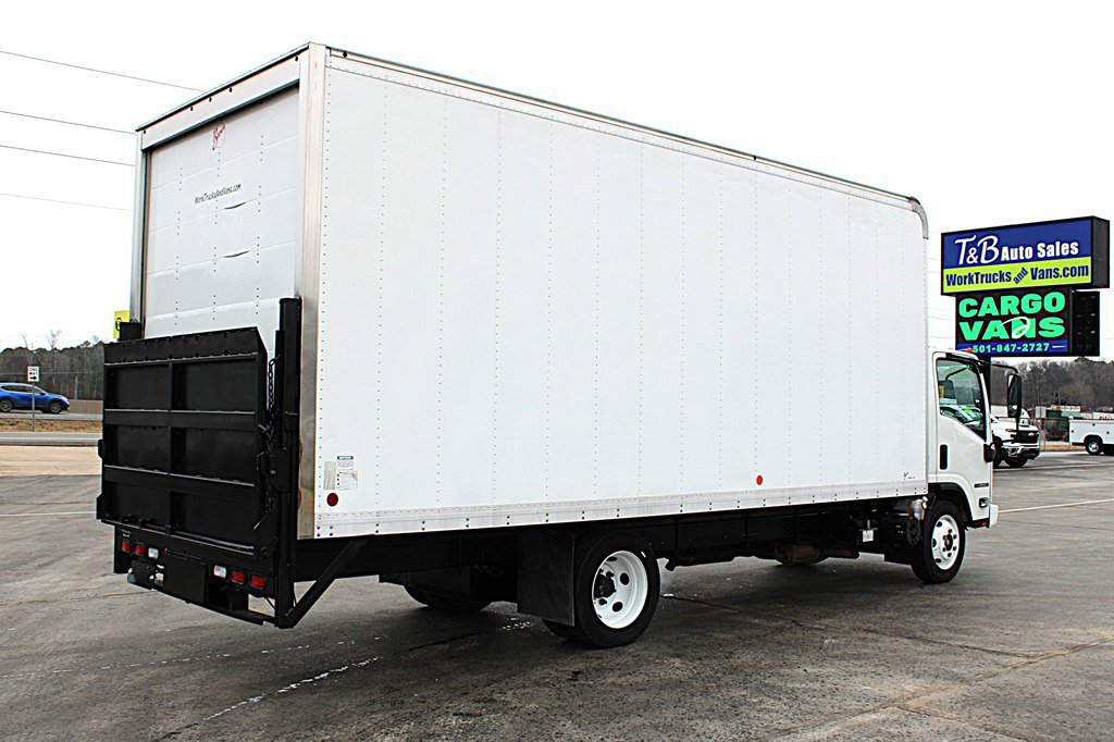 Used 2019 Isuzu NPR image 5