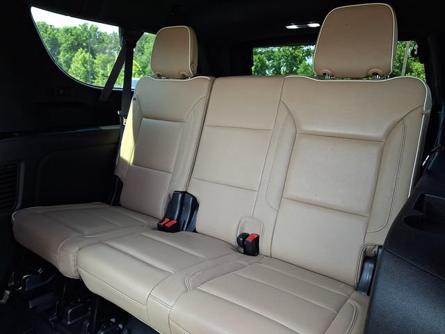 Used 2021 Chevrolet Suburban Premier w/ Premium Package AWD/4WD image 12