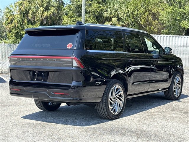 New 2025 Lincoln Navigator L Reserve image 5