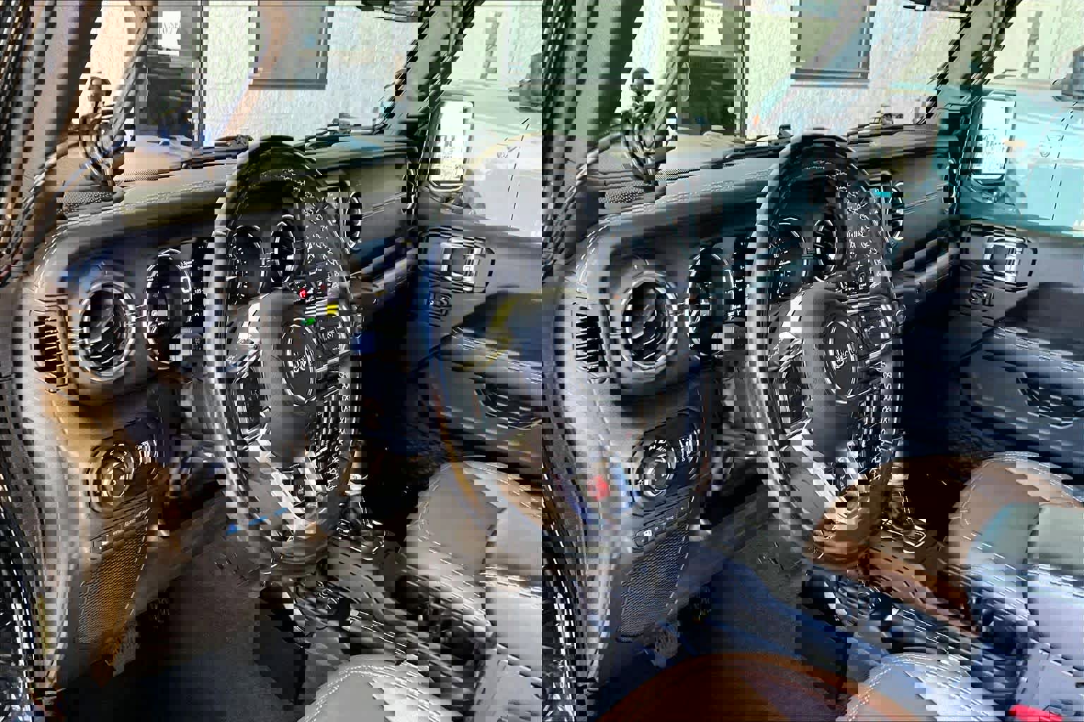 Used 2022 Jeep Wrangler Unlimited Rubicon 4xe w/ Cold Weather Group image 18