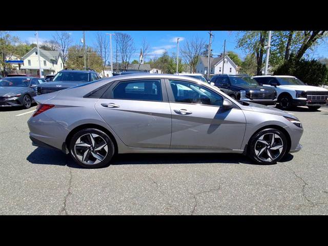 Certified 2023 Hyundai Elantra SEL w/ Convenience Package FWD image 9