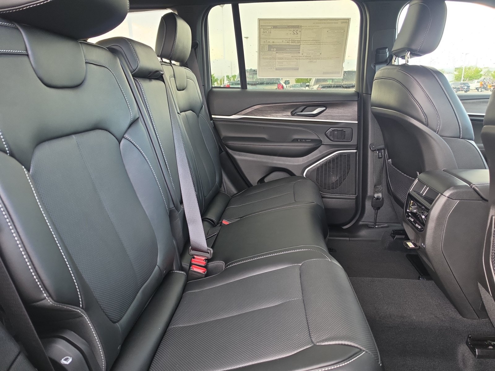 New 2026 Jeep Grand Cherokee Limited AWD/4WD image 16