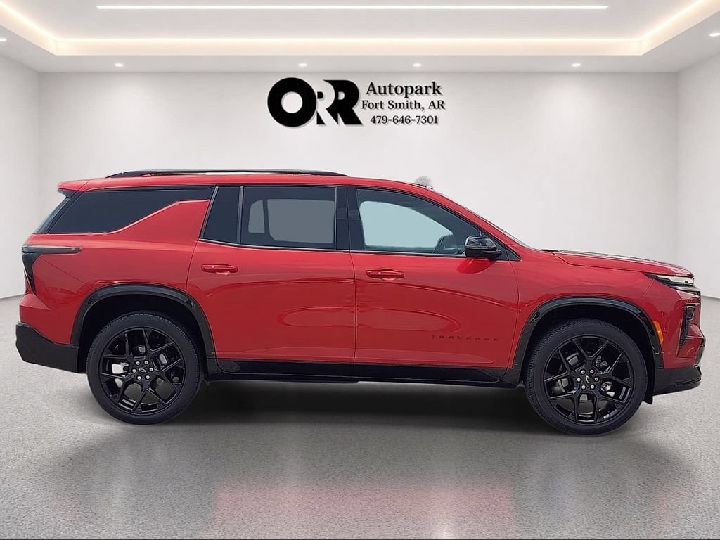 Used 2026 Chevrolet Traverse RS FWD image 5