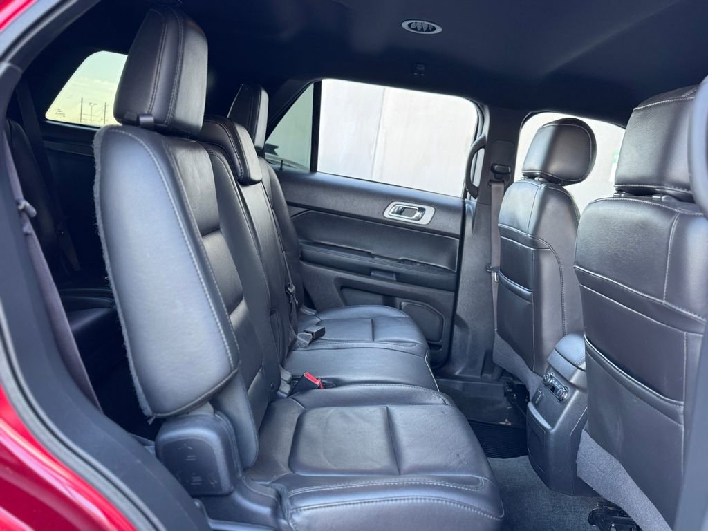 Used 2015 Ford Explorer XLT w/ Equipment Group 202A image 25