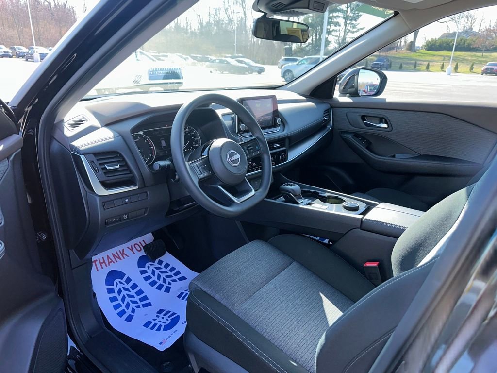 Used 2023 Nissan Rogue SV AWD/4WD image 9