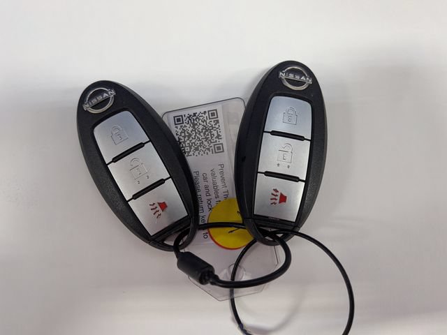 Used 2023 Nissan Titan SV AWD/4WD image 30