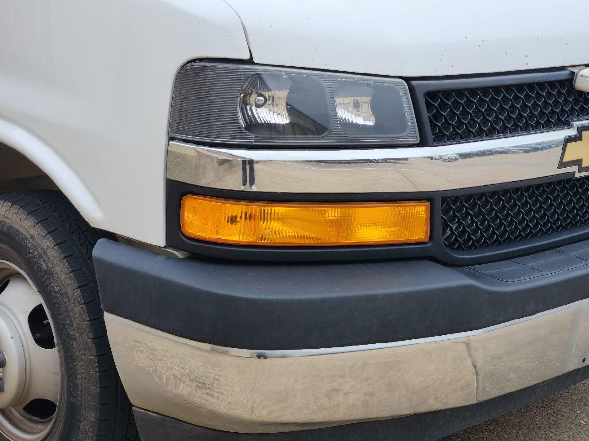 Used 2022 Chevrolet Express 3500 w/ Power Convenience Package RWD image 11