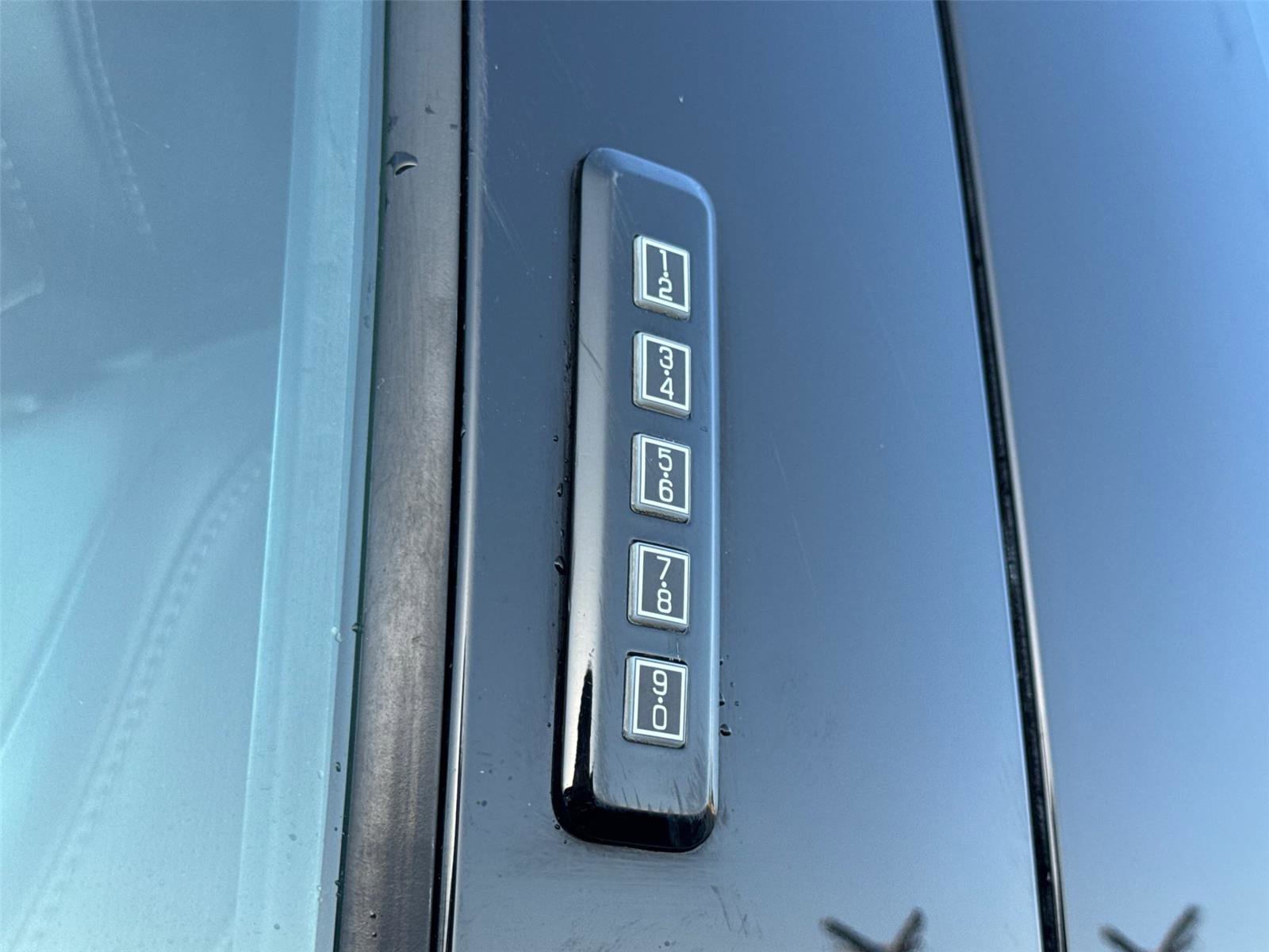 Used 2024 Ford F250 Lariat image 9