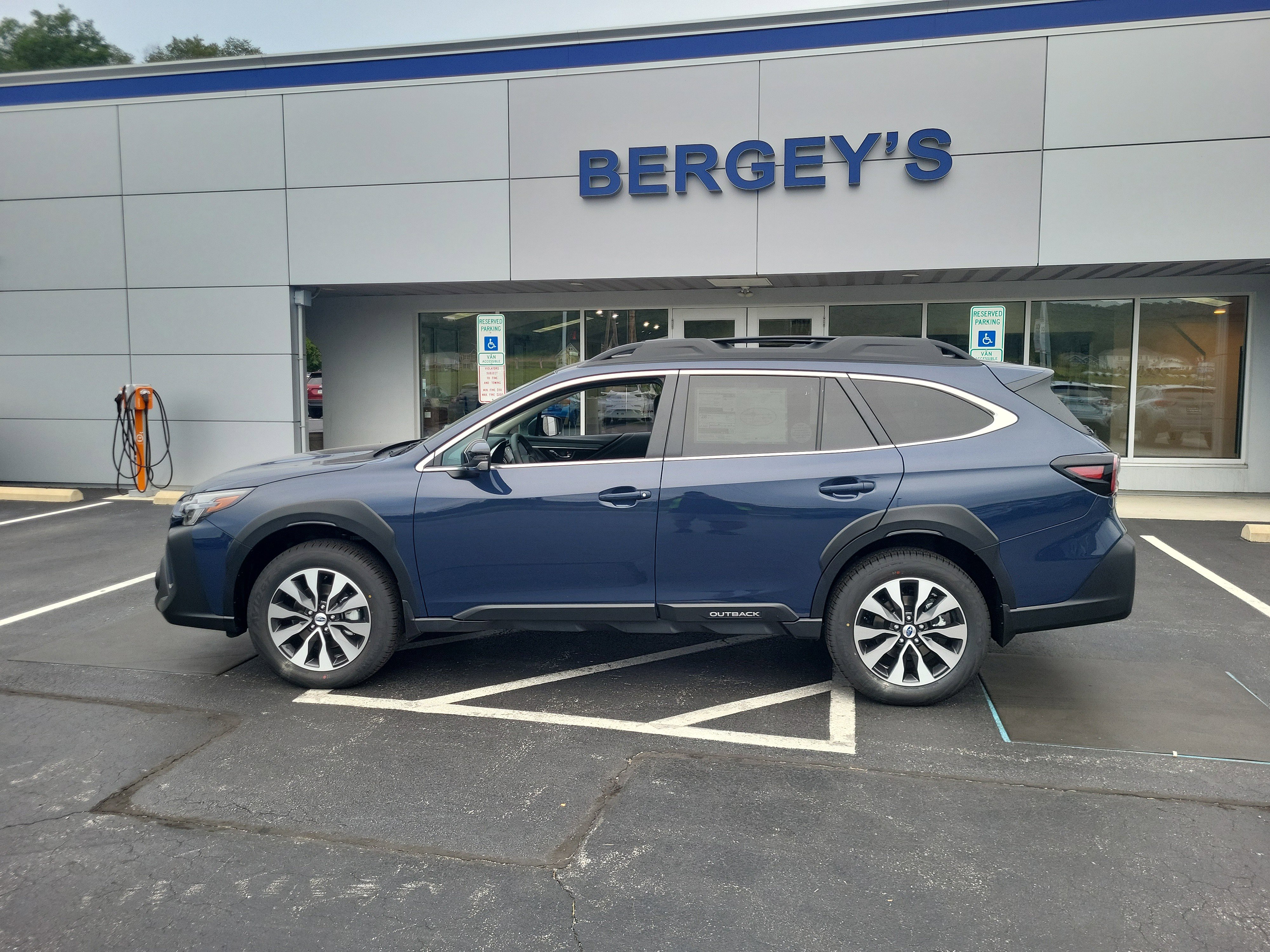 New 2025 Subaru Outback Limited image 2